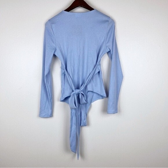 Le Lis Collection Baby Blue V-Neck Long Sleeve Thong Bodysuit Size L NWT - Picture 3 of 7
